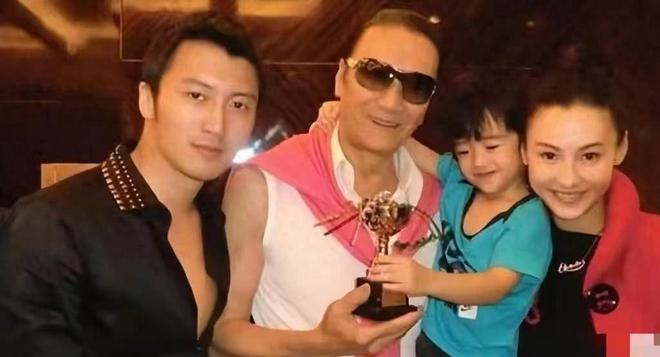 g6岁小儿子变挂件撒娇太粘人生父至今成迷麻将胡了2游戏入口张柏芝晒母亲节vlo(图21)