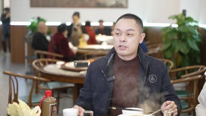 达川羊肉汤锅点燃冬日消费热潮PG麻将胡了小雪时节暖意浓(图9) 达川羊肉汤锅点燃冬日消费热潮PG麻将胡了小雪时节暖意浓(图9)